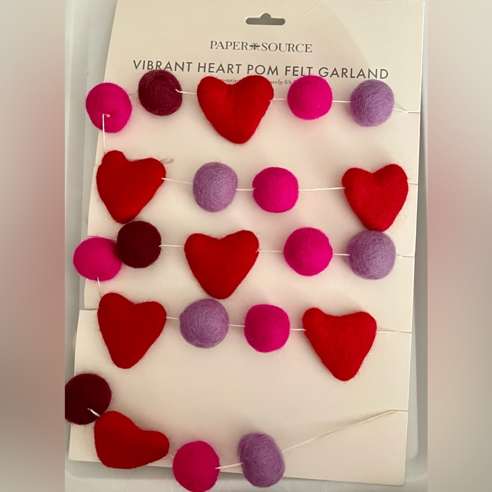 Paper Source Vibrant Heart 💕 Pom Felt Garland